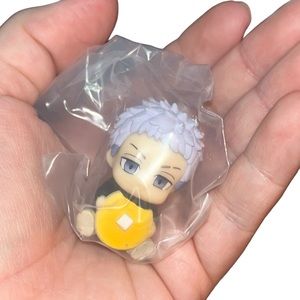 Mitsuya eating food gachapon tokyo revengers